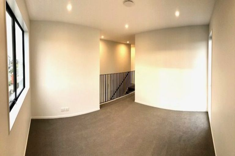 Photo of property in 19 Whimbrel Road, Flat Bush, Auckland, 2019