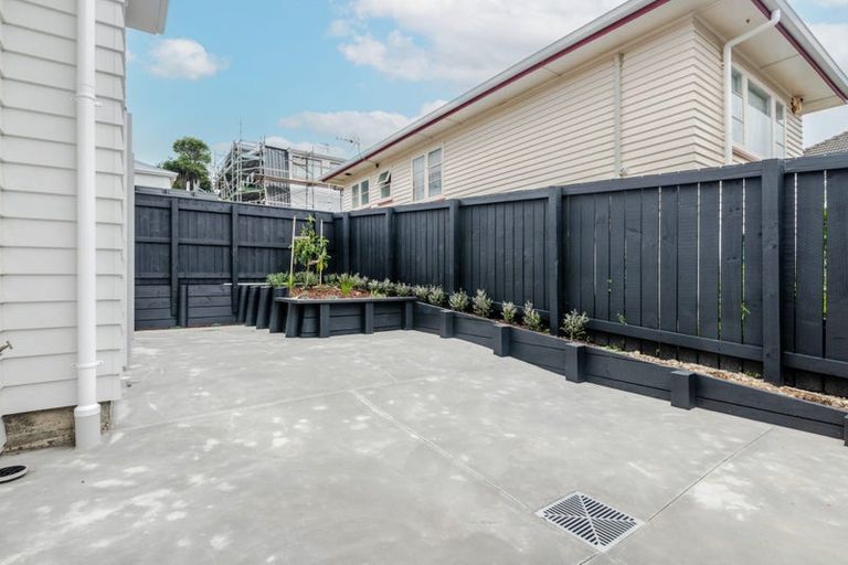 Photo of property in 27b Ranui Terrace, Tawa, Wellington, 5028