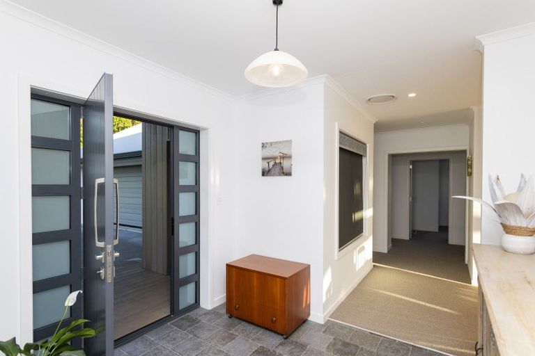 Photo of property in 32 Hillview Terrace, Mangapapa, Gisborne, 4010