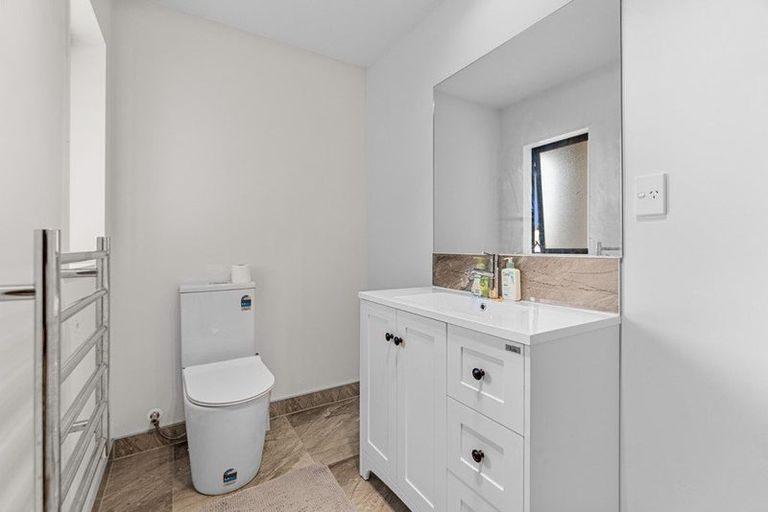 Photo of property in 80a Moire Road, Massey, Auckland, 0614