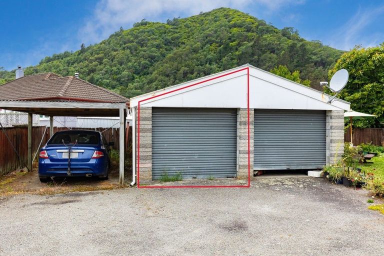 Photo of property in 46 York Street, Picton, 7220