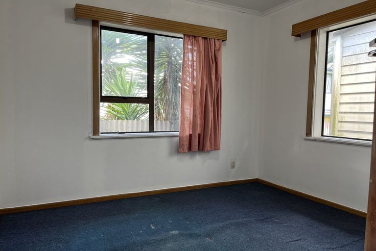 Photo of property in 2 Henwood Road, Mangere East, Auckland, 2024