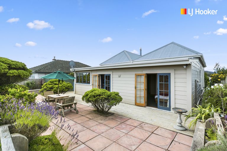 Photo of property in 43 Mornington Road, Balaclava, Dunedin, 9011