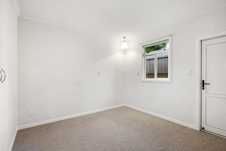 Photo of property in 22 Queen Road, Bellevue, Tauranga, 3110
