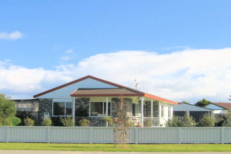 Photo of property in 68 Topaz Drive, Papamoa Beach, Papamoa, 3118