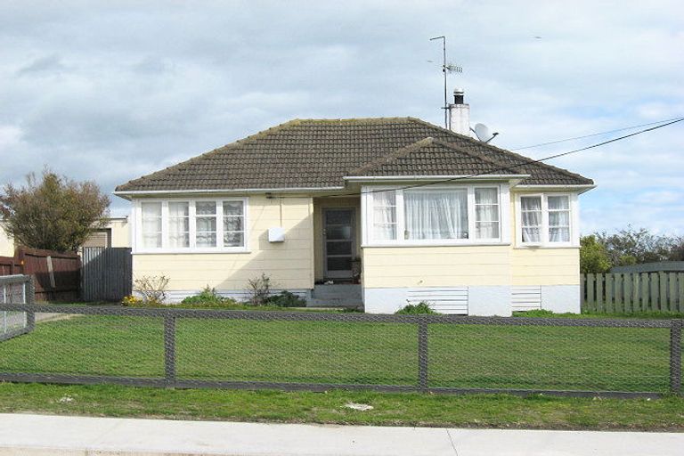 Photo of property in 15 Freyberg Terrace, Waipukurau, 4200