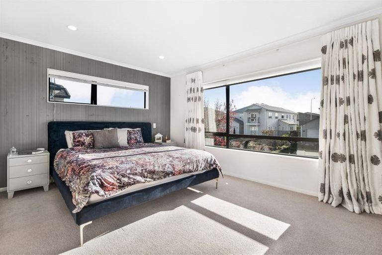 Photo of property in 24 Pickaberry Avenue, Karaka, Papakura, 2113