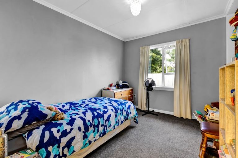 Photo of property in 122 South Road, Spotswood, New Plymouth, 4310