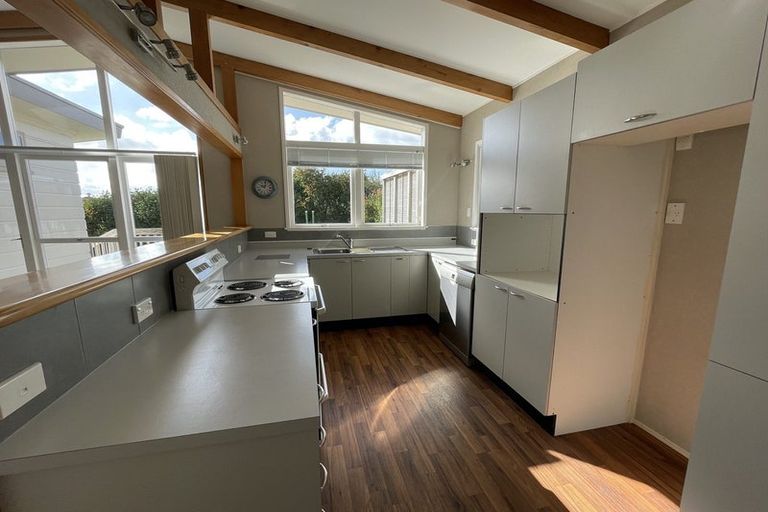 Photo of property in 9 Gilliam Street, New Lynn, Auckland, 0600