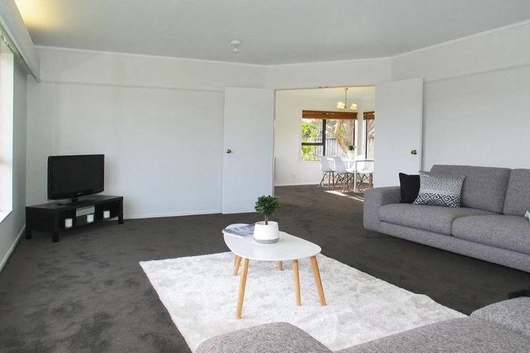 Photo of property in 32 James Cook Drive, Whitby, Porirua, 5024
