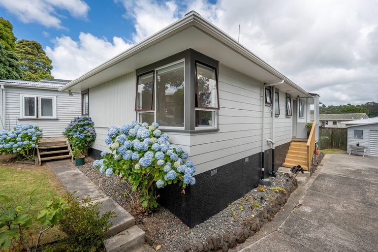 Photo of property in 4 Spinella Drive, Bayview, Auckland, 0629