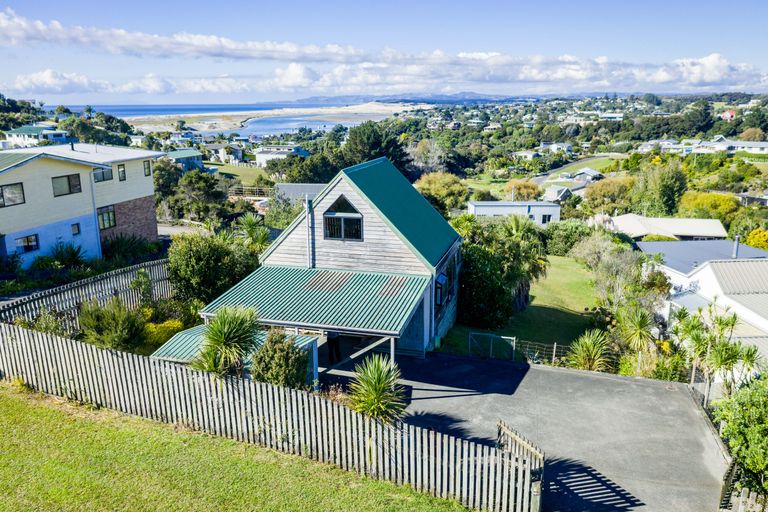 Photo of property in 52 Cullen Street, Mangawhai Heads, Mangawhai, 0505