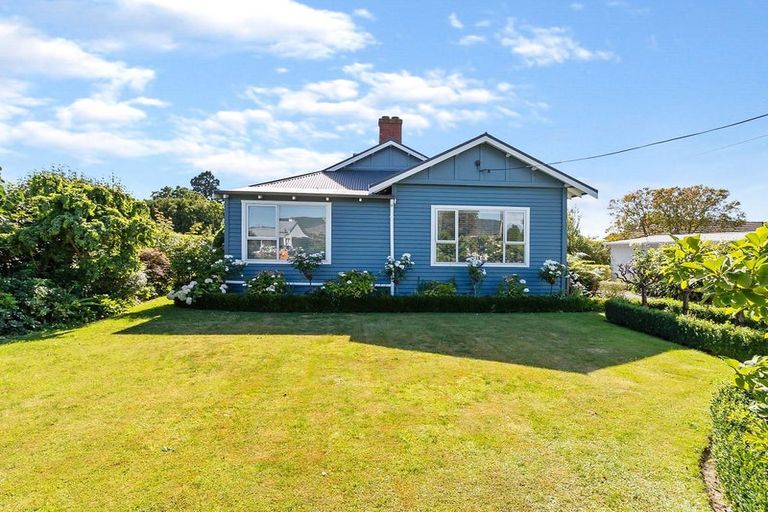 Photo of property in 12 Parsonage Road, Waimate, 7924