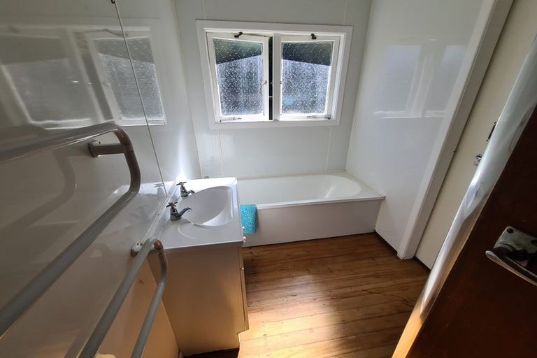 Photo of property in 24 Helena Road, Hillcrest, Hamilton, 3216