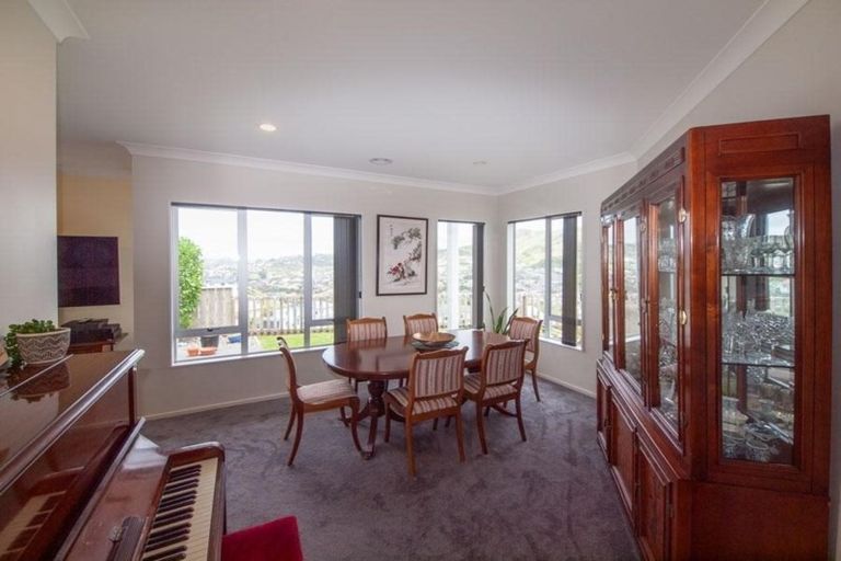 Photo of property in 10 Didsbury Grove, Churton Park, Wellington, 6037