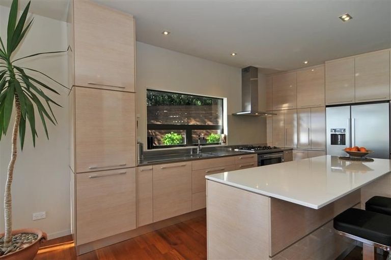 Photo of property in 2 Tai Paku Paku Road, Karaka Bays, Wellington, 6022