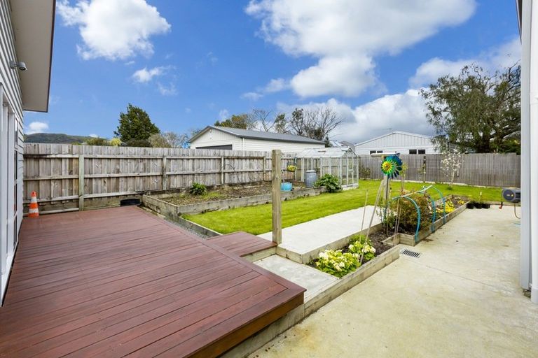 Photo of property in 18 Robertson Street, Elderslea, Upper Hutt, 5018