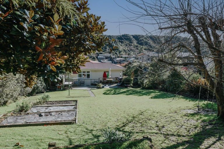 Photo of property in 45 Milton Terrace, Picton, 7220