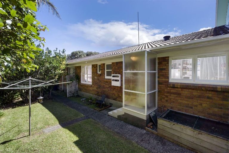 Photo of property in 2/41 Northumberland Avenue, Belmont, Auckland, 0622