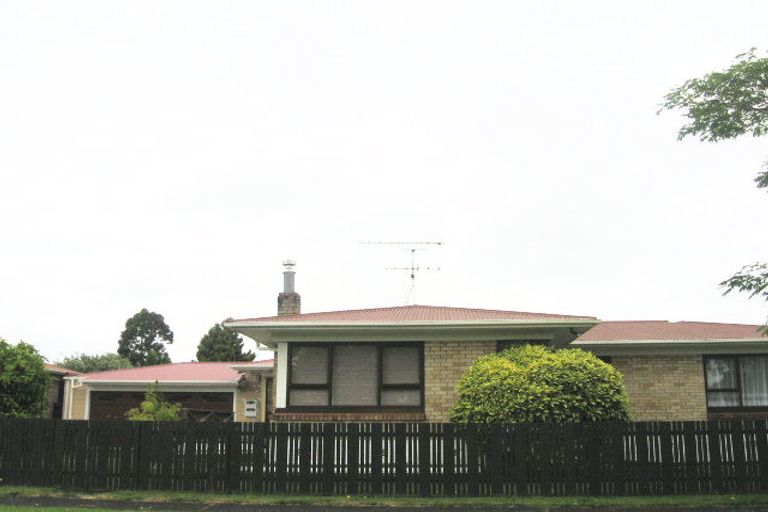 Photo of property in 1 Paterson Avenue, Pukekohe, 2120