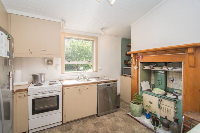 Photo of property in 16 Lennox Street, Winchester, 7985