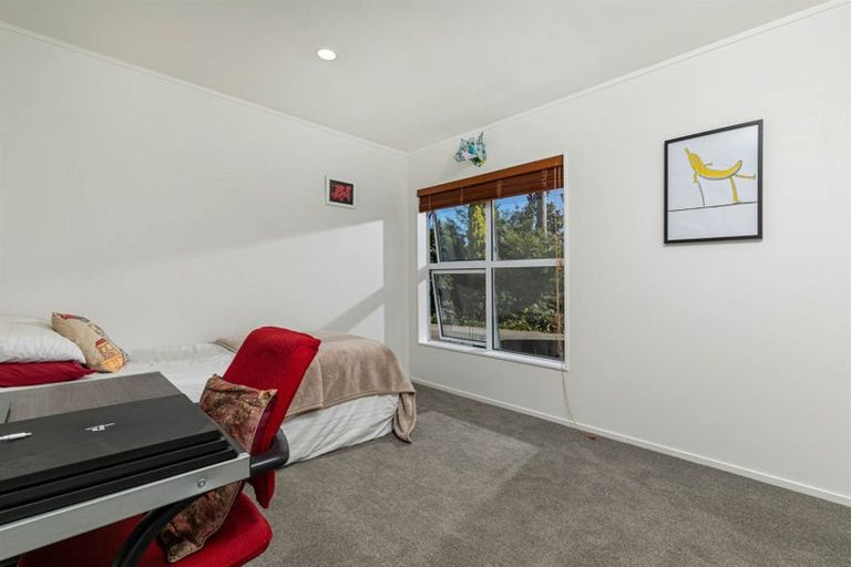 Photo of property in 32 Waipuia Place, Greenhithe, Auckland, 0632