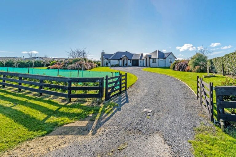 Photo of property in 14 Landsborough Drive, Darfield, 7571