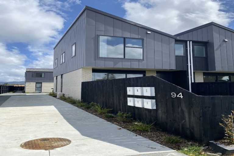 Photo of property in 94c Swanson Road, Henderson, Auckland, 0610