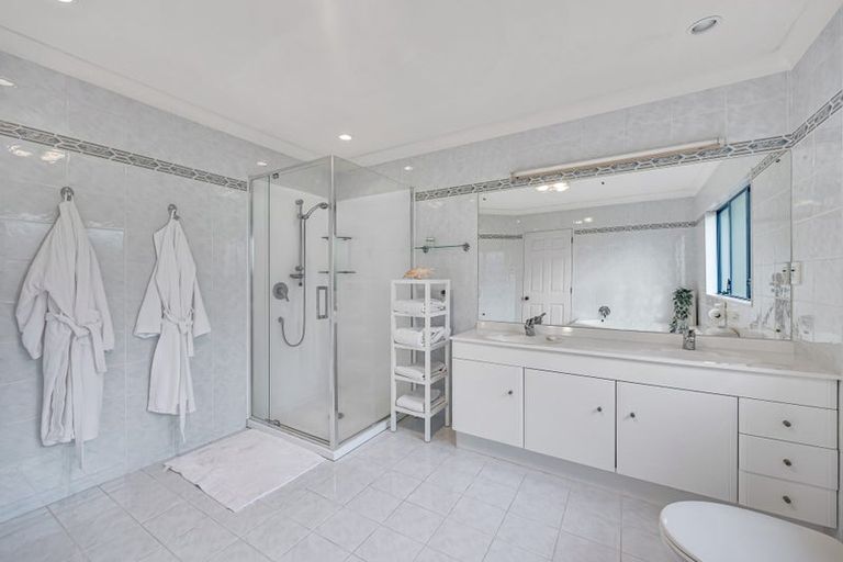 Photo of property in 19 Belleaire Court, West Harbour, Auckland, 0618