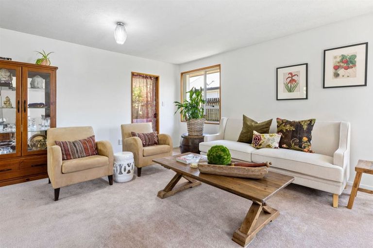 Photo of property in 1/11 Rossiter Avenue, Redwood, Christchurch, 8051