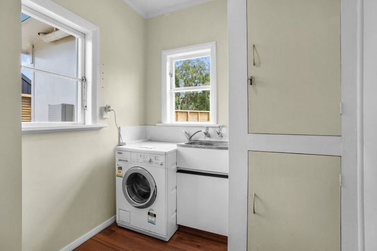 Photo of property in 28 Kuratawhiti Street, Greytown, 5712