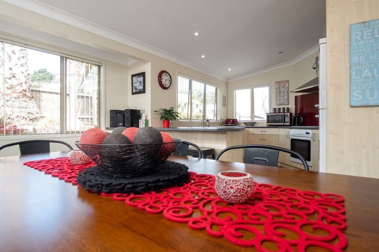 Photo of property in 5 Coralsea Way, Arkles Bay, Whangaparaoa, 0932