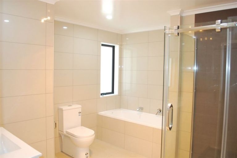 Photo of property in 50b Pinedale Place, Henderson, Auckland, 0610