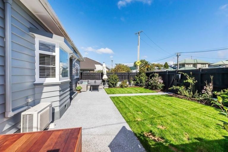 Photo of property in 62 Oxford Street, Tawa, Wellington, 5028
