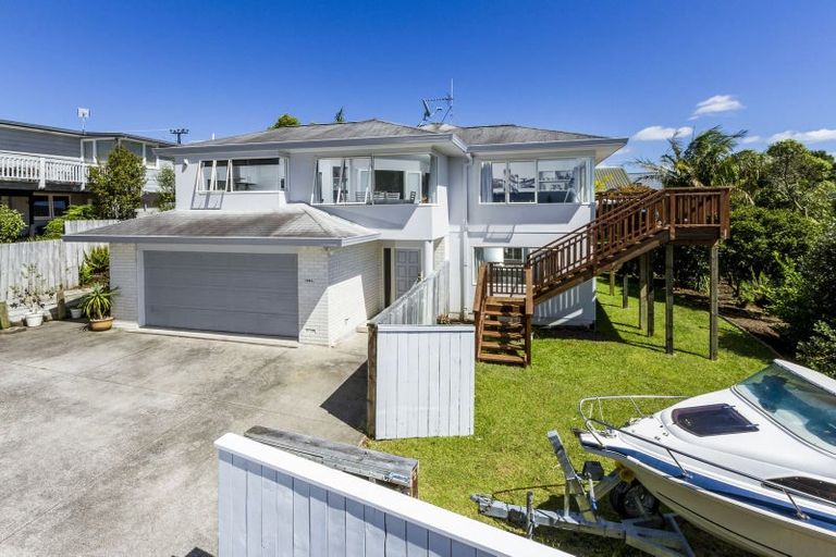 Photo of property in 2/133 Carlisle Road, Northcross, Auckland, 0632