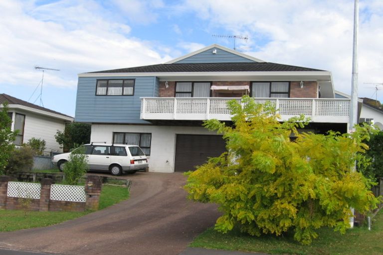 Photo of property in 76 Granville Drive, Massey, Auckland, 0614