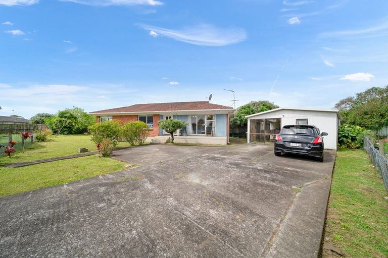 Photo of property in 15 Penderford Place, Mangere East, Auckland, 2024