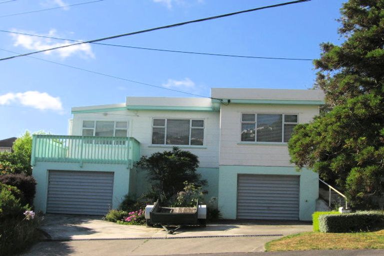 Photo of property in 13 Farnham Street, Mornington, Wellington, 6021