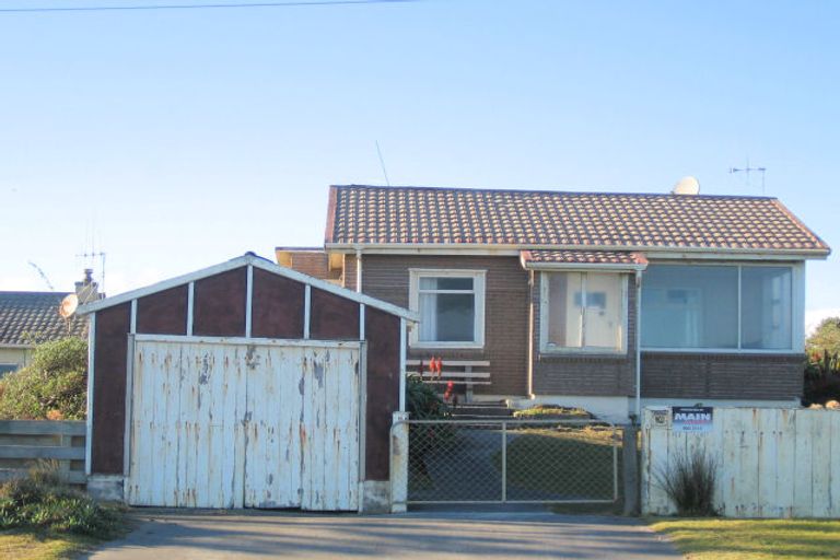 Photo of property in 96 Marine Parade, Otaki Beach, Otaki, 5512
