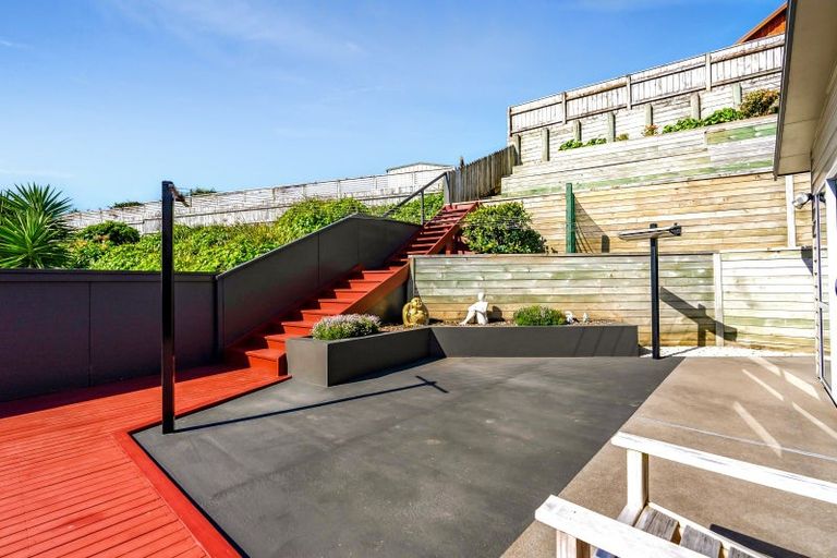 Photo of property in 14d Maple Crescent, Whalers Gate, New Plymouth, 4310