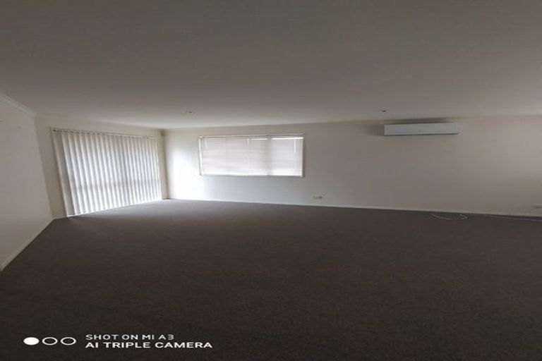 Photo of property in 24 Woodcroft Way, Pukekohe, 2120