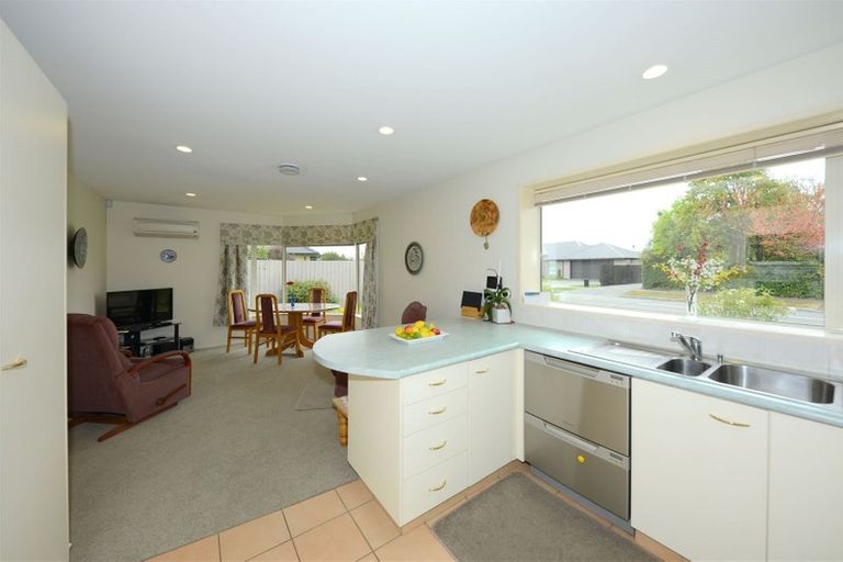 Photo of property in 3 Neathwest Avenue, Broomfield, Christchurch, 8042