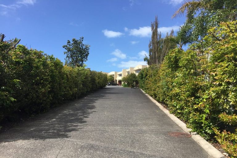 Photo of property in 7 Gillett Place, Botany Downs, Auckland, 2014