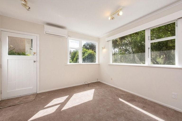 Photo of property in 57a Mortimer Terrace, Brooklyn, Wellington, 6021