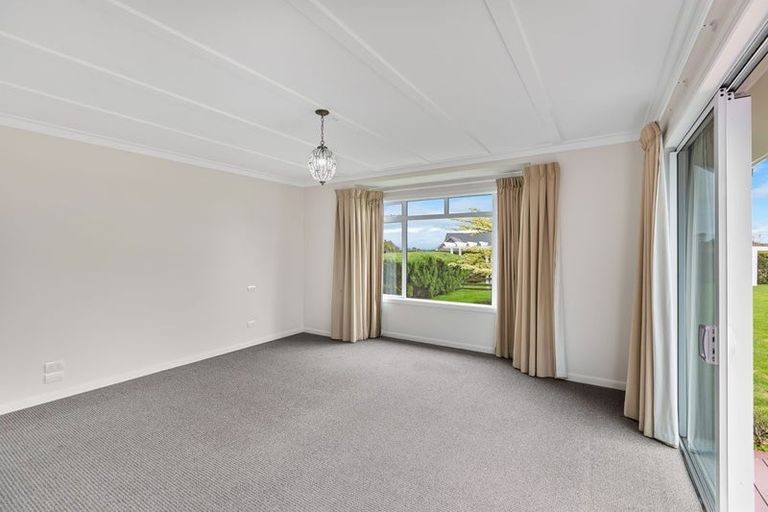 Photo of property in 144 Henwood Road, Paraite, New Plymouth, 4372