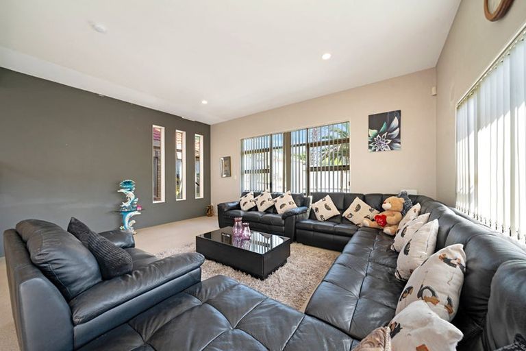Photo of property in 10 San Fernando Way, Henderson, Auckland, 0612