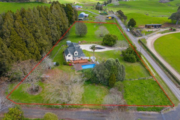 Photo of property in 39 Mangakino Road, Raglan, 3295
