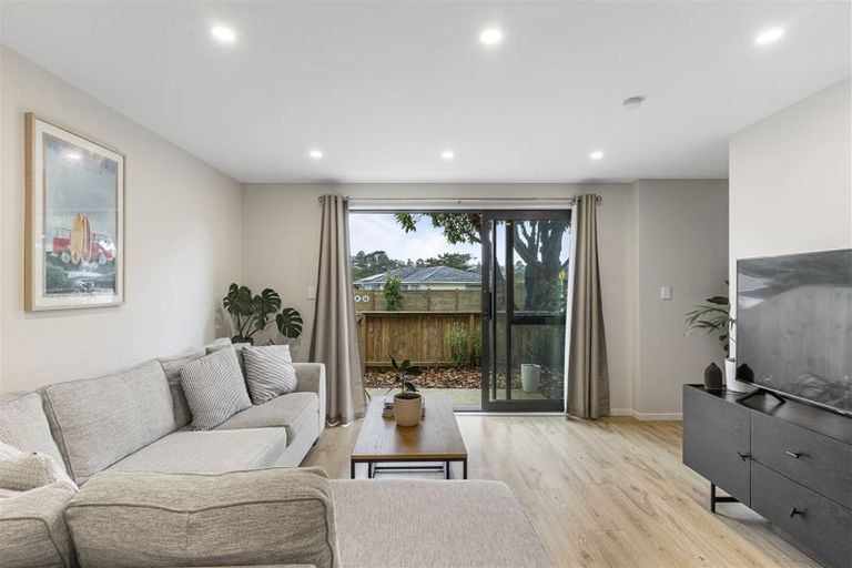 Photo of property in 65b Spinella Drive, Bayview, Auckland, 0629