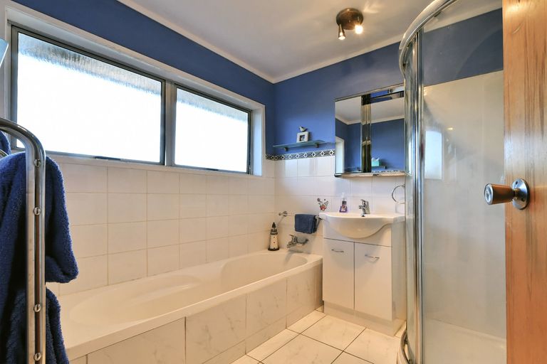 Photo of property in 2 Libra Street, Glen Eden, Auckland, 0602