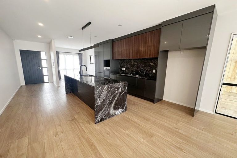 Photo of property in 6 Frontier Lane, Flat Bush, Auckland, 2019